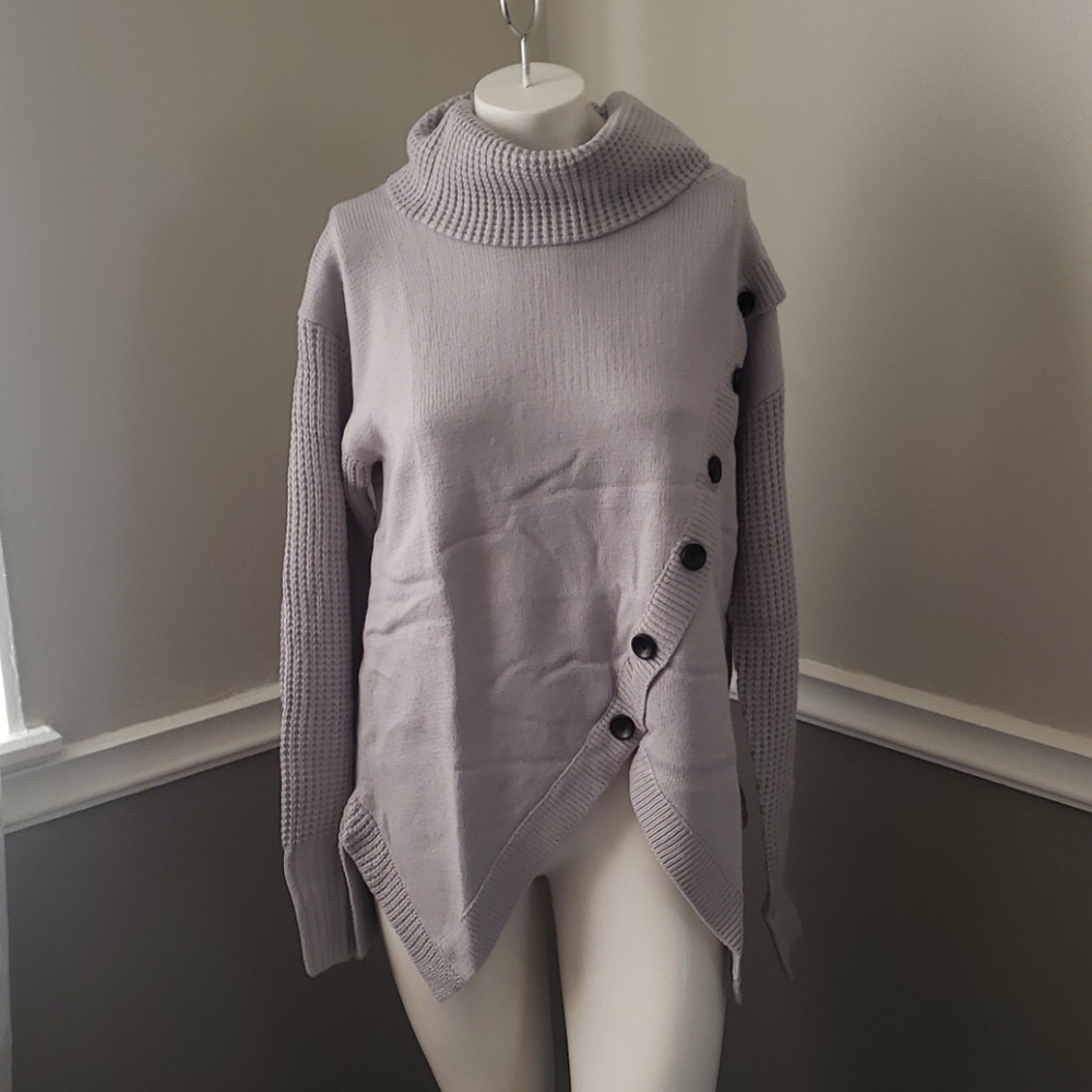 NWOT Women's turtleneck sweatshirt